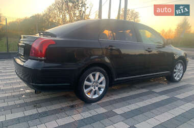 Ліфтбек Toyota Avensis 2003 в 