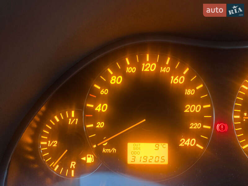 Лифтбек Toyota Avensis 2003 в Львове