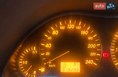 Ліфтбек Toyota Avensis 2003 в 