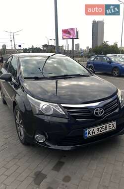 Седан Toyota Avensis 2013 в Киеве