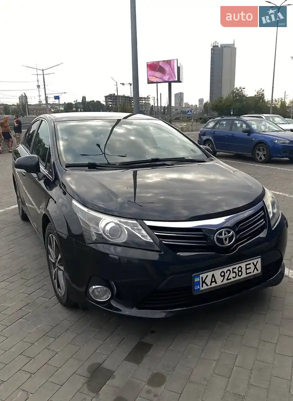 Toyota Avensis 2013