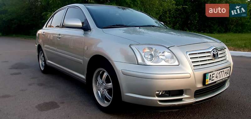 Седан Toyota Avensis 2006 в Дніпрі