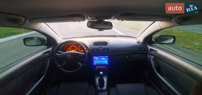 Седан Toyota Avensis 2006 в Дніпрі