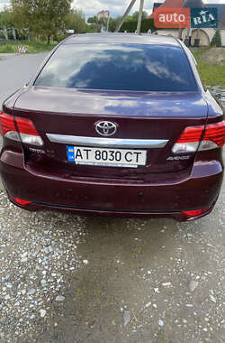 Седан Toyota Avensis 2012 в 