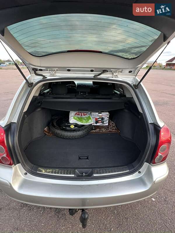 Универсал Toyota Avensis 2006 в Прилуках