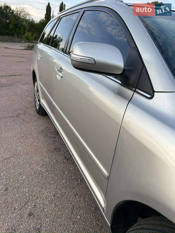 Универсал Toyota Avensis 2006 в Прилуках