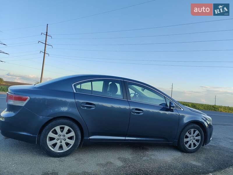 Седан Toyota Avensis 2011 в Івано-Франківську
