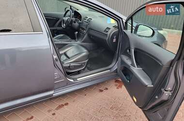Універсал Toyota Avensis 2010 в 