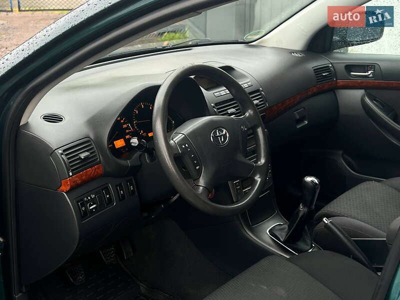 Универсал Toyota Avensis 2003 в Львове фото 11 Универсал Toyota Avensis 2003 в Львове