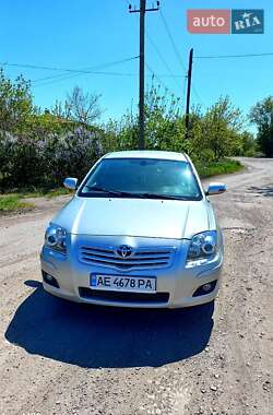Седан Toyota Avensis 2007 в Кривому Розі