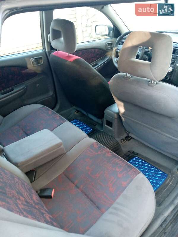 Універсал Toyota Avensis 1999 в Стрию