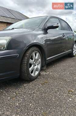 Седан Toyota Avensis 2007 в Долине