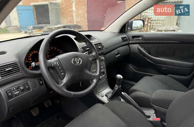 Універсал Toyota Avensis 2006 в 