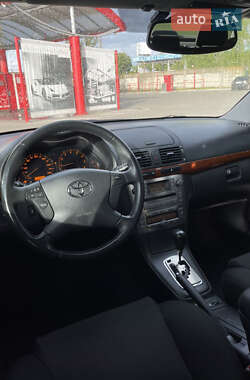 Седан Toyota Avensis 2008 в 
