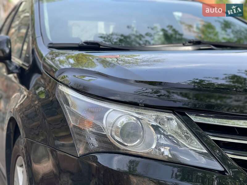 Седан Toyota Avensis 2012 в Кропивницком