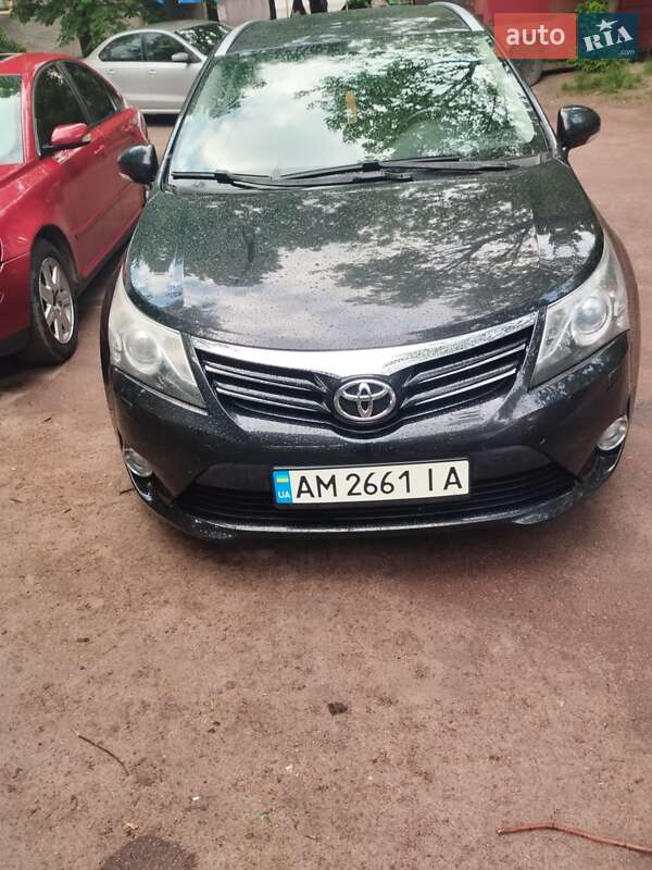 Toyota Avensis 2012
