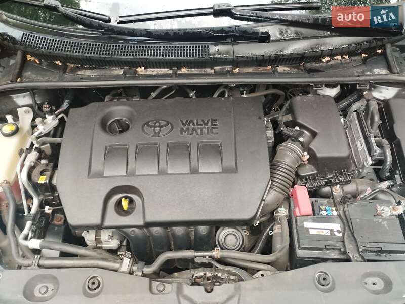 Универсал Toyota Avensis 2012 в Коростене