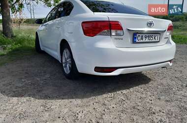 Седан Toyota Avensis 2012 в 