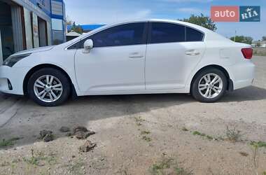 Седан Toyota Avensis 2012 в 