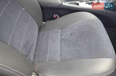 Седан Toyota Avensis 2012 в 