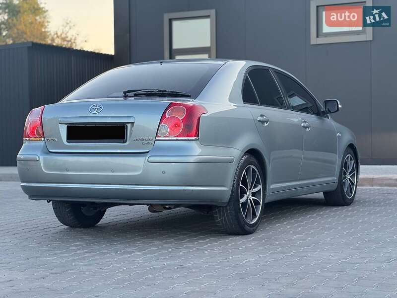 Ліфтбек Toyota Avensis 2008 в Одесі