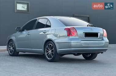 Лифтбек Toyota Avensis 2008 в 