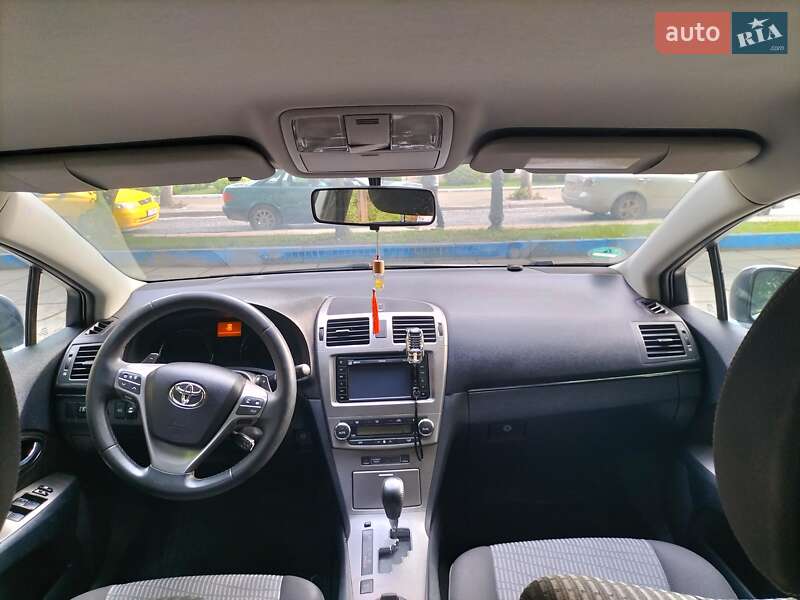 Универсал Toyota Avensis 2010 в 