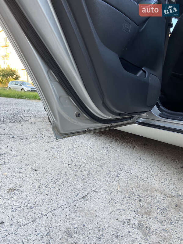 Універсал Toyota Avensis 2006 в Хмельницькому фото 15 Універсал Toyota Avensis 2006 в Хмельницькому