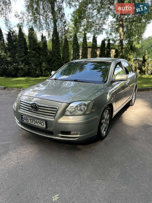 Toyota Avensis 2004