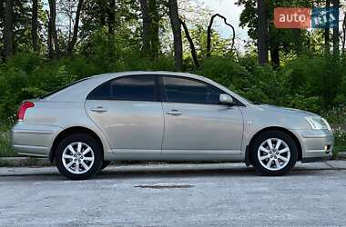 Ліфтбек Toyota Avensis 2005 в 