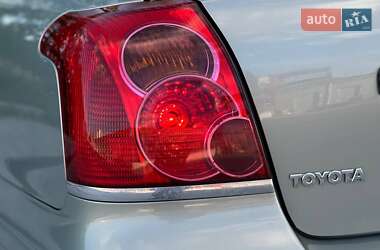 Ліфтбек Toyota Avensis 2005 в 