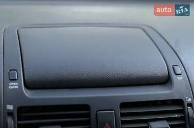 Ліфтбек Toyota Avensis 2005 в 