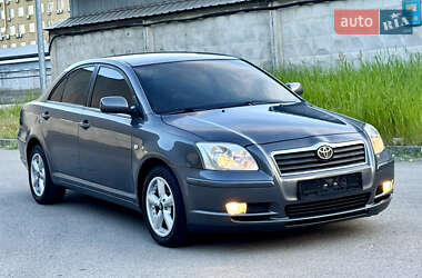 Седан Toyota Avensis 2004 в Киеве