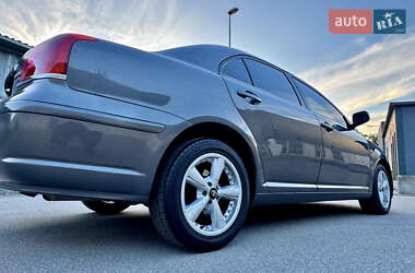 Седан Toyota Avensis 2004 в 