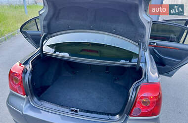Седан Toyota Avensis 2004 в 