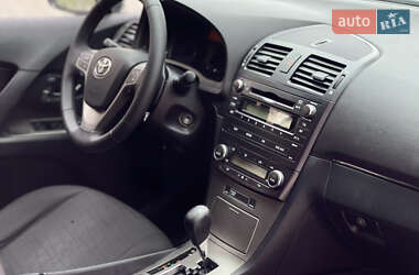 Универсал Toyota Avensis 2010 в 