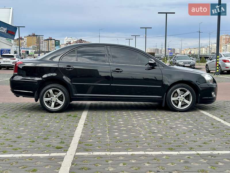 Седан Toyota Avensis 2007 в Киеве