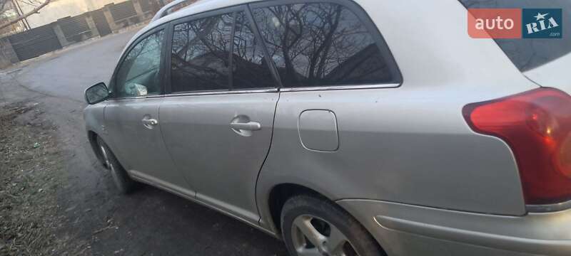 Універсал Toyota Avensis 2005 в 