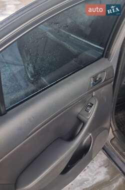 Седан Toyota Avensis 2003 в 