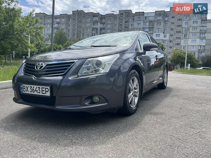 Седан Toyota Avensis 2011 в 