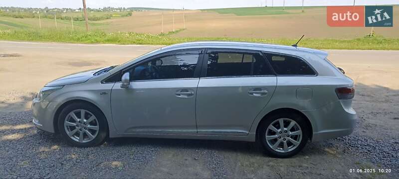 Универсал Toyota Avensis 2011 в Хмельницком