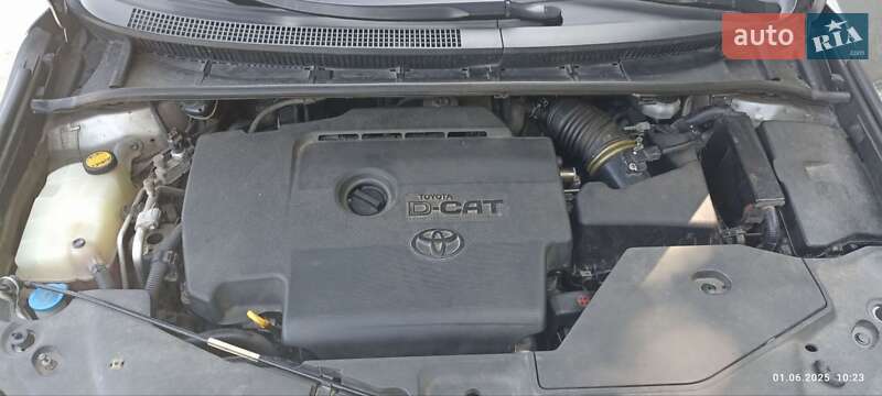 Универсал Toyota Avensis 2011 в Хмельницком