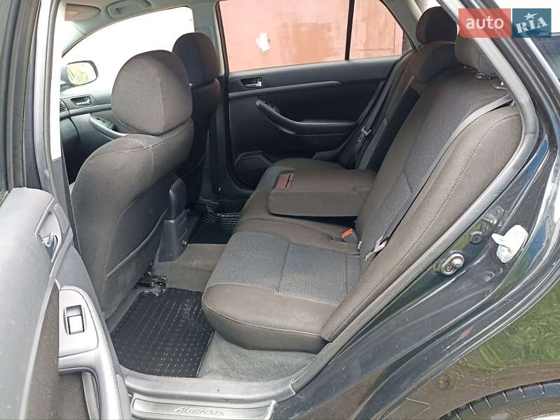 Универсал Toyota Avensis 2008 в Луцке