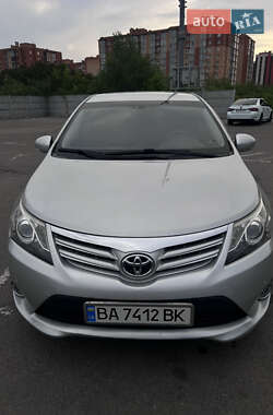 Седан Toyota Avensis 2012 в Дніпрі