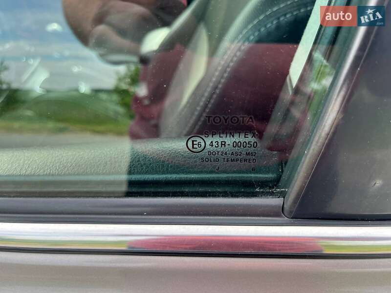 Седан Toyota Avensis 2006 в Львові