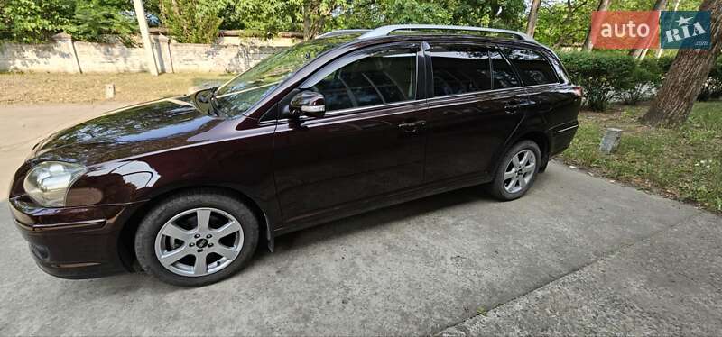 Универсал Toyota Avensis 2006 в Днепре
