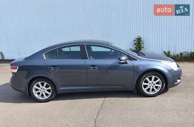 Седан Toyota Avensis 2010 в 