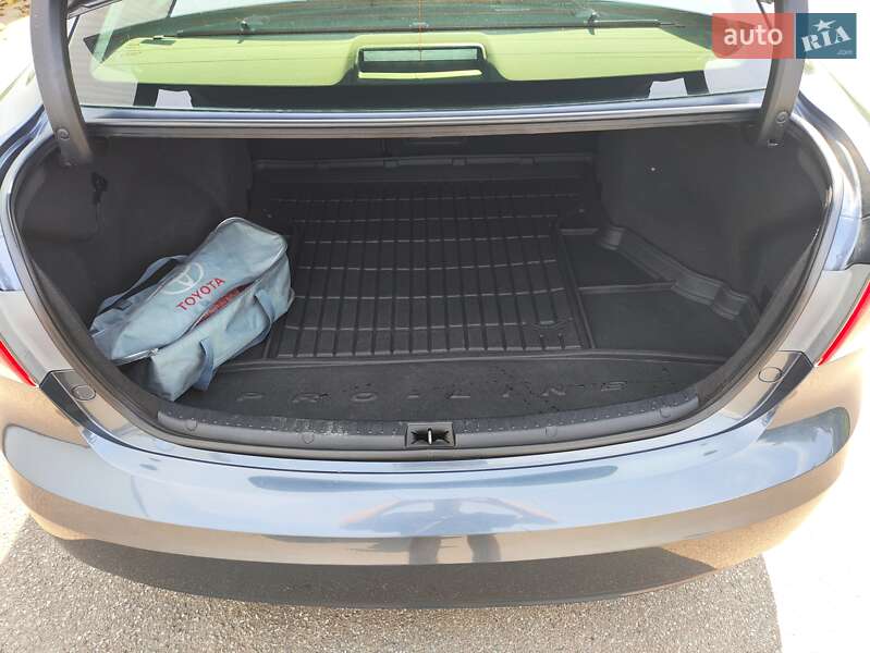 Седан Toyota Avensis 2010 в Нежине