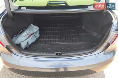Седан Toyota Avensis 2010 в 