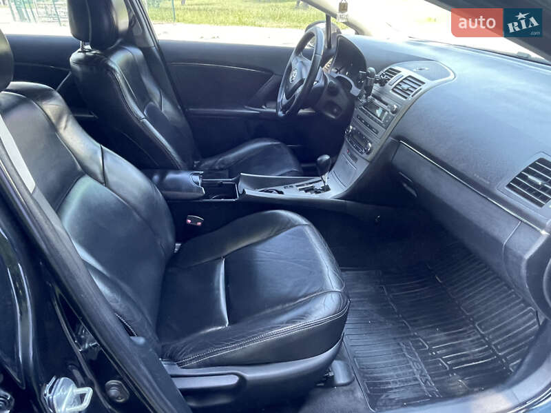 Седан Toyota Avensis 2011 в Одессе